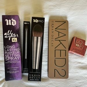 🆕 UD Bundle: Naked 2 palette, XL setting spray, lip mousse, (2) UD Pro brushes
